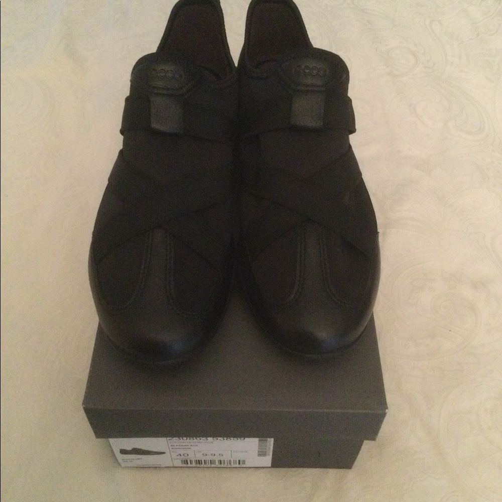 NIB Ecco Bluma slip on black size 40. - Picture 3 of 7